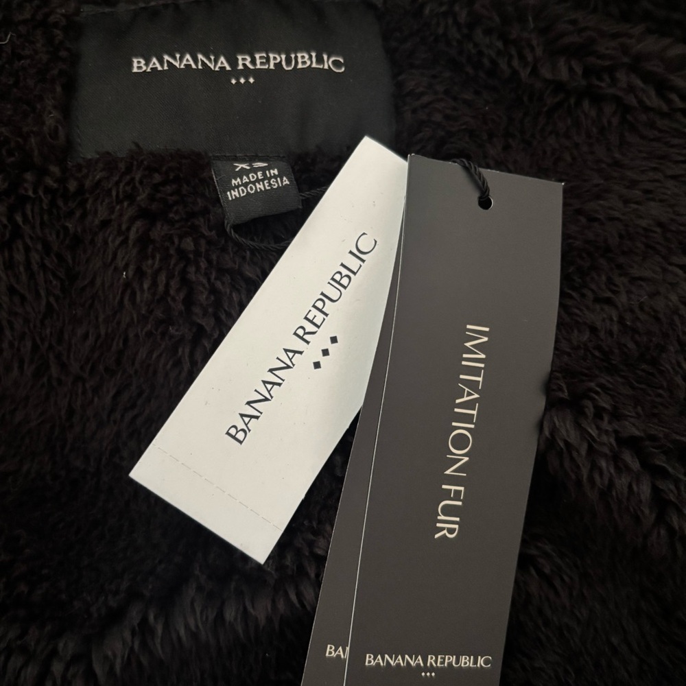 Banana Republic Faux Fur Puffer Quilted Vest - Picture 3 of 4